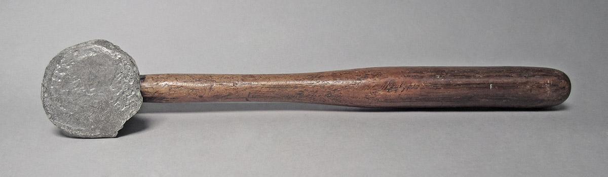 1986.0050.804.013, Hammer, side 3