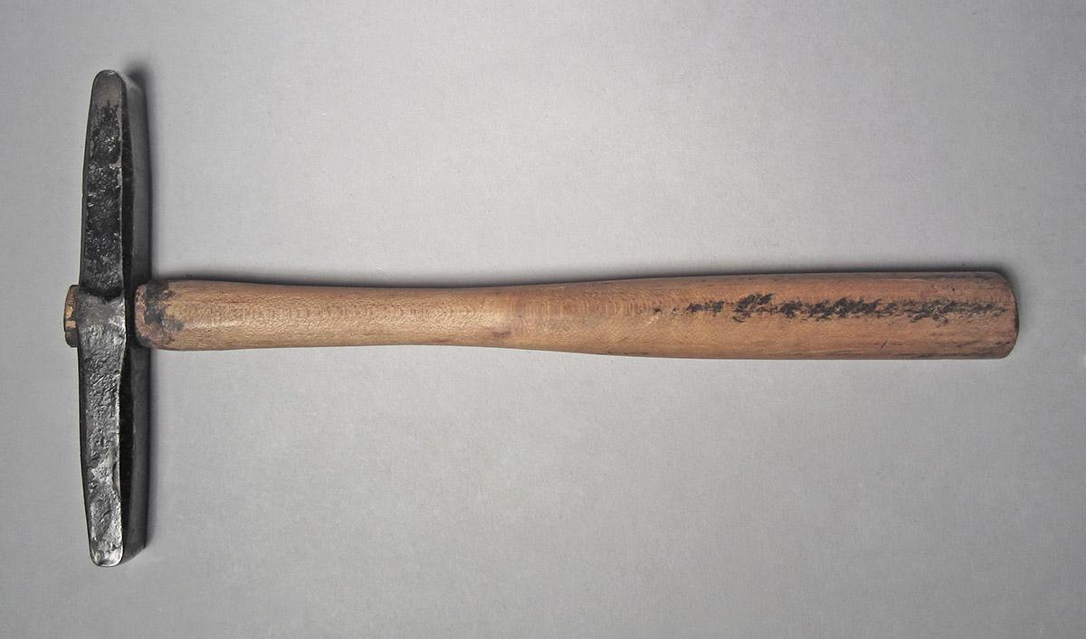 1986.0050.804.016, Hammer, side 2