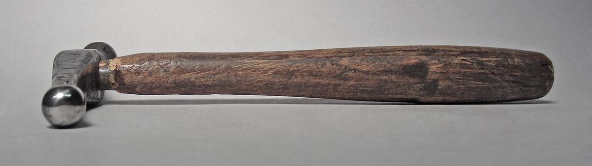 1986.0050.804.018, Hammer, side 3