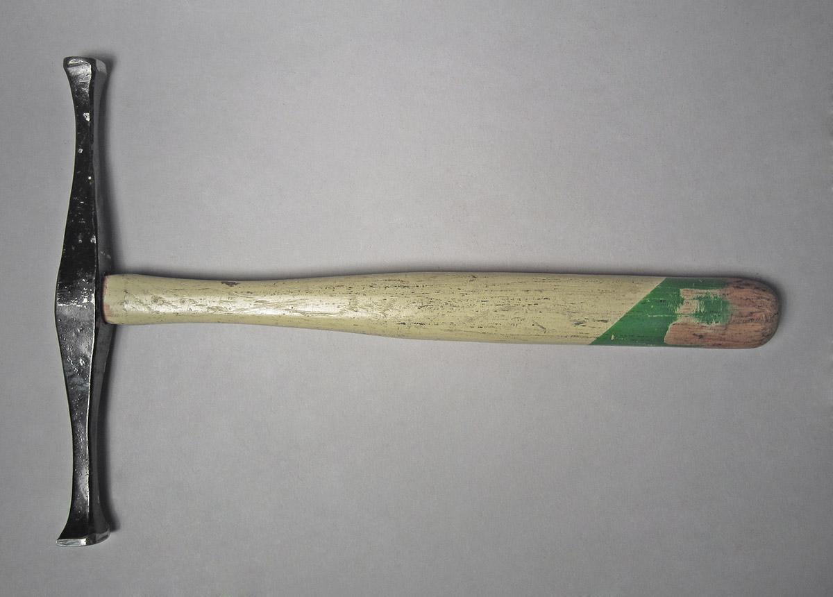 1986.0050.804.023, Hammer, side 1