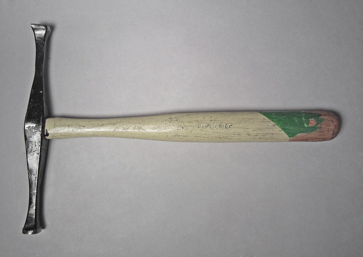 1986.0050.804.023, Hammer, side 2