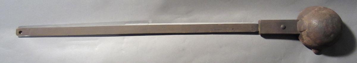 1986.0050.806 Ladle, Underside
