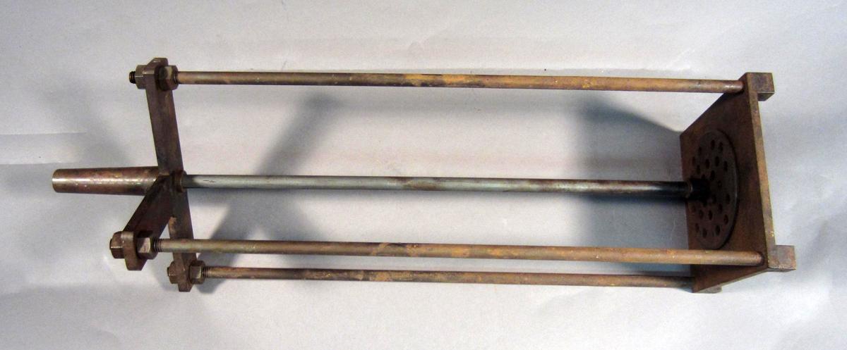 1986.0050.812 Pressing frame, View 1