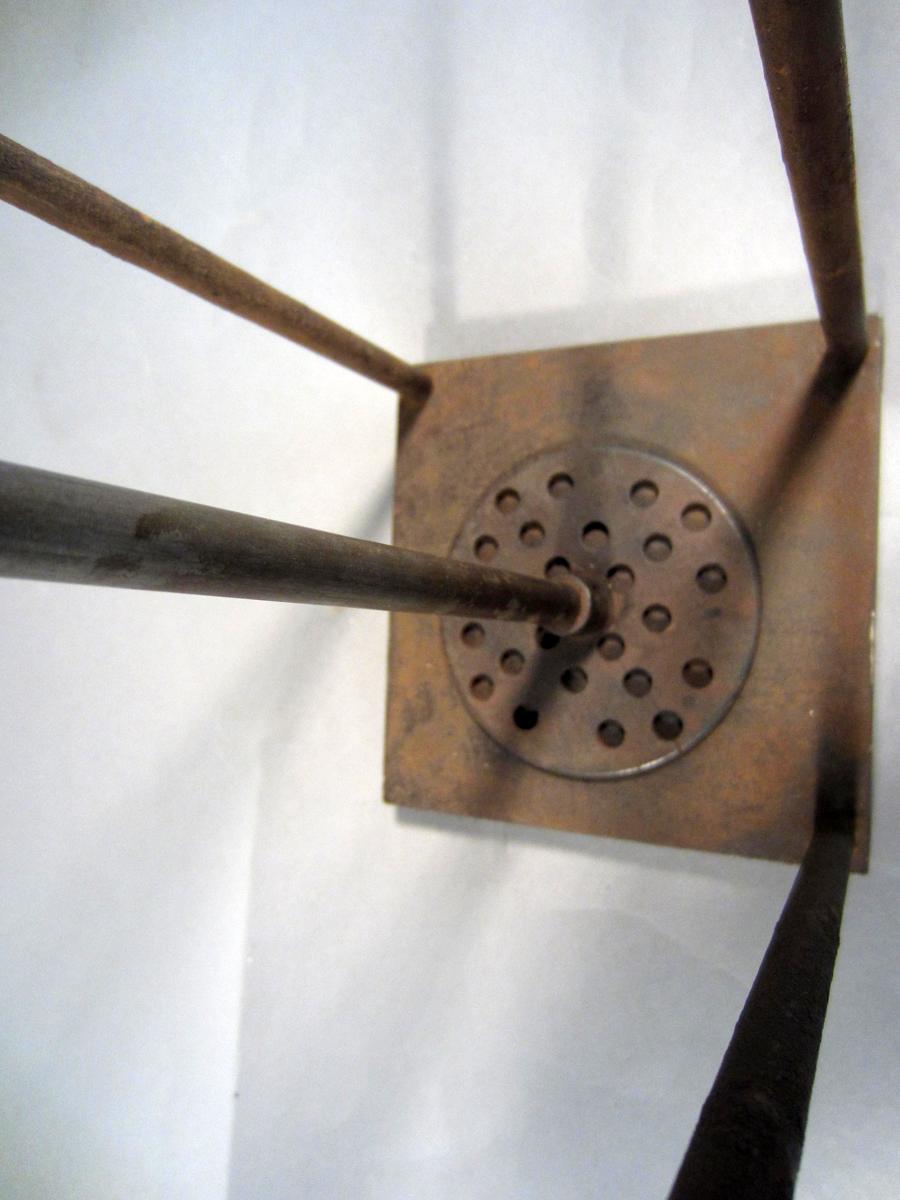 1986.0050.812 Pressing frame, Detail