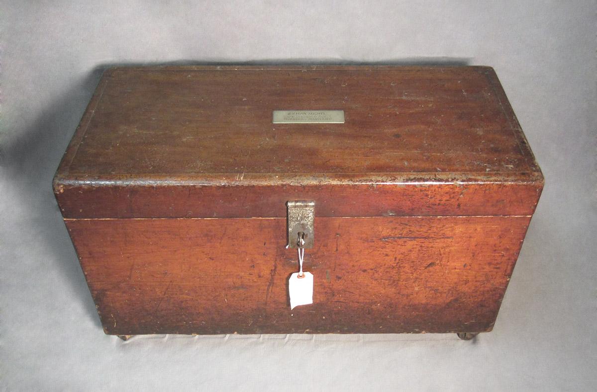1986.0050.813.001.001, Tool chest, angle