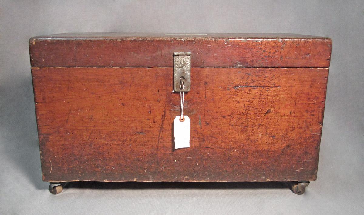 1986.0050.813.001.001, Tool chest, front
