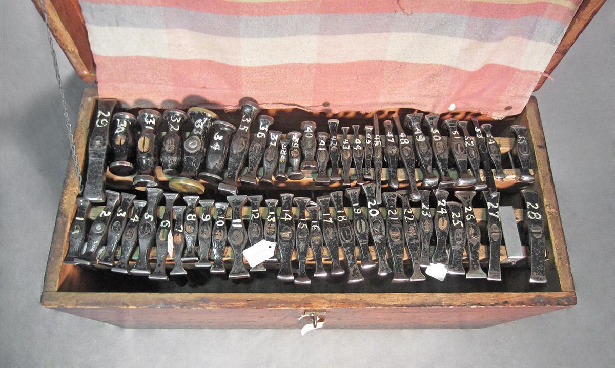 1986.0050.813.001.001, Tool chest, inside