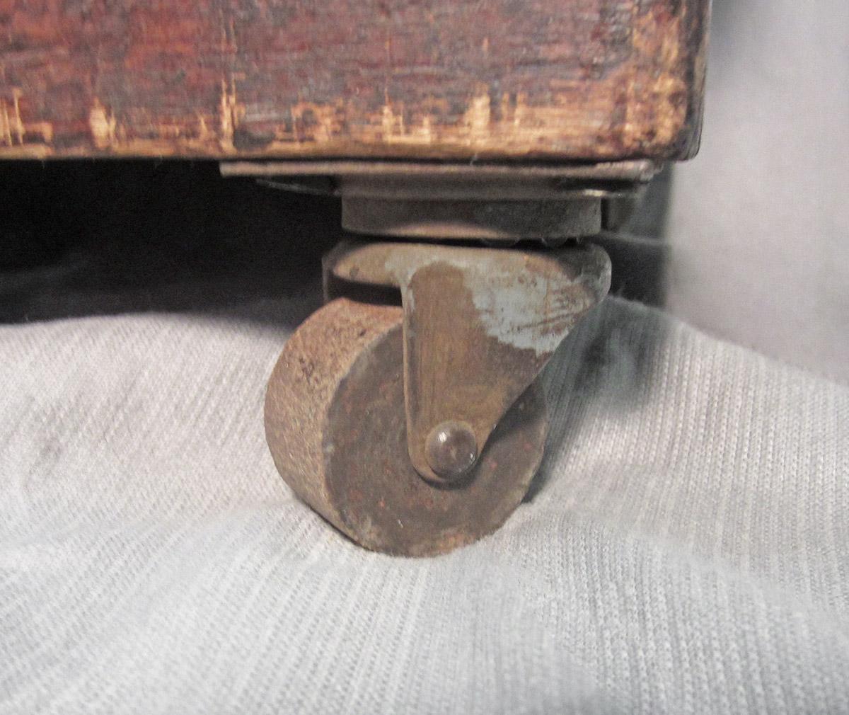 1986.0050.813.001.001, Tool chest, wheel