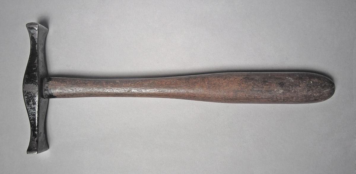 1986.0050.813.001.004, Hammer, side 2