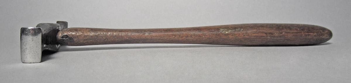 1986.0050.813.001.004, Hammer, side 4