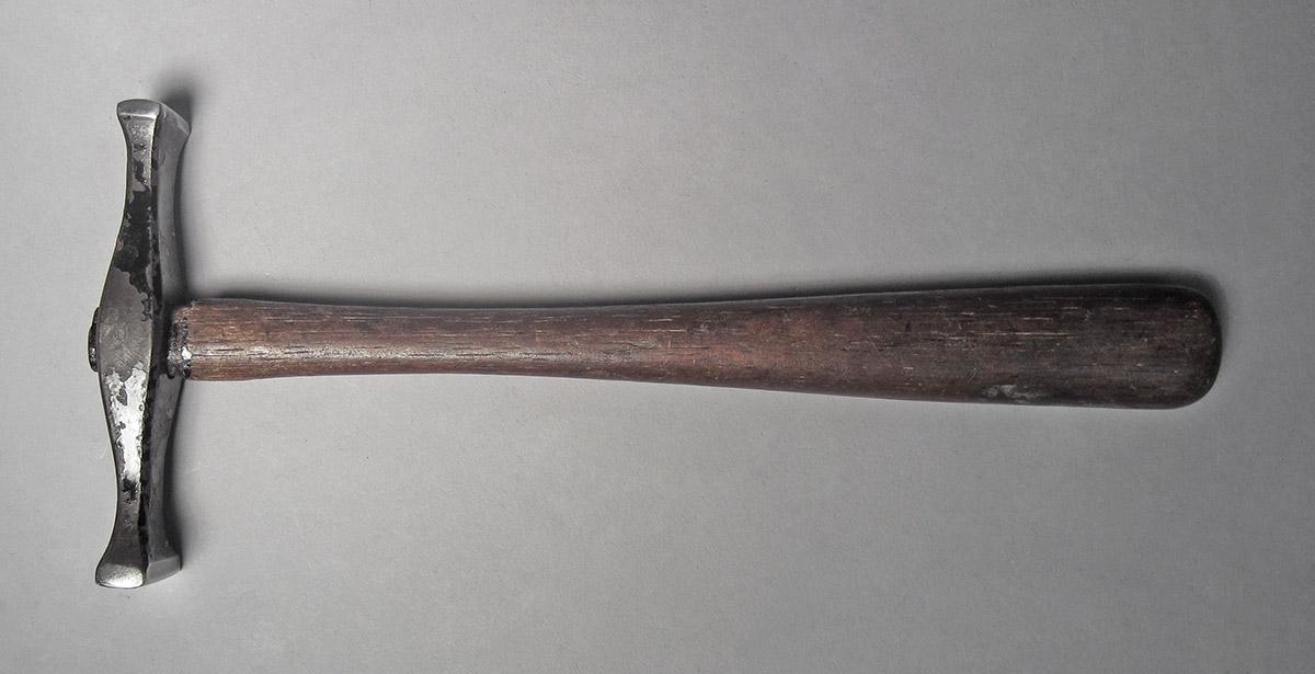 1986.0050.813.001.005, Hammer, side 2