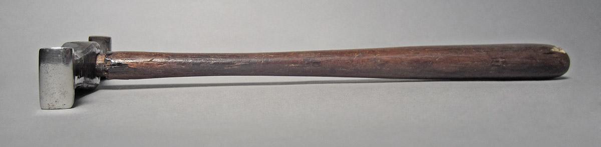 1986.0050.813.001.005, Hammer, side 4