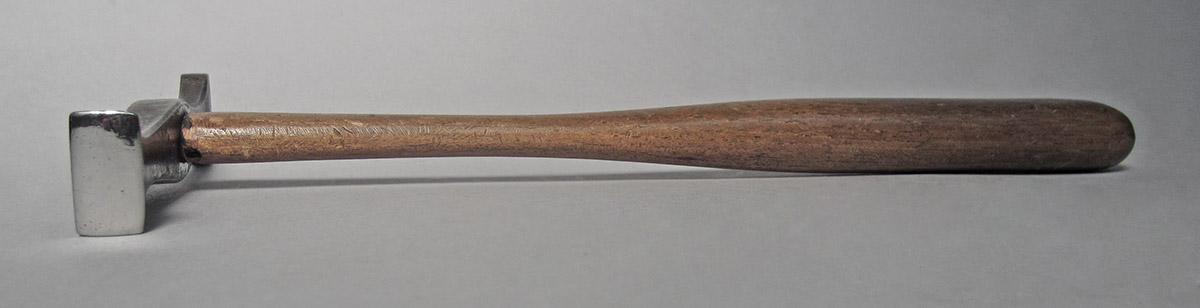 1986.0050.813.001.008, Hammer, side 4