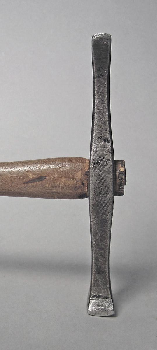 1986.0050.813.001.008, Hammer, head side 2