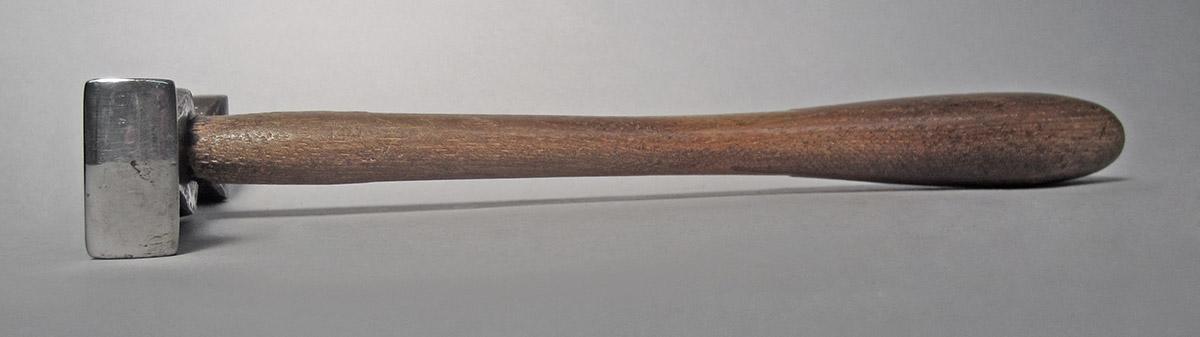 1986.0050.813.001.012, Hammer, side 3
