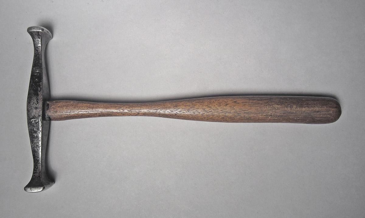 1986.0050.813.001.016, Hammer, side 1