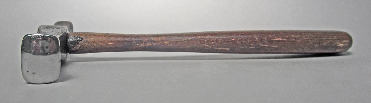 1986.0050.813.001.019, Hammer, side 3