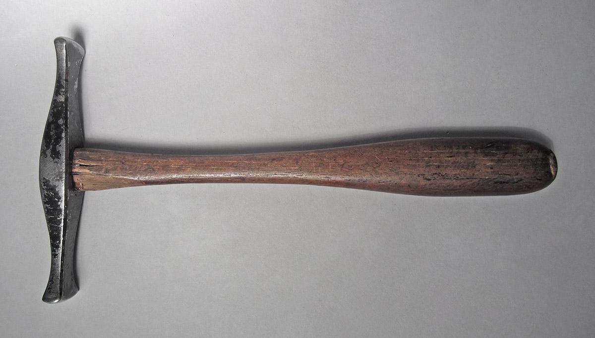 1986.0050.813.001.021, Hammer, side 2