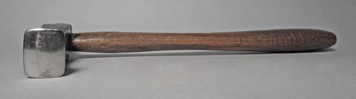 1986.0050.813.001.022, Hammer, side 3