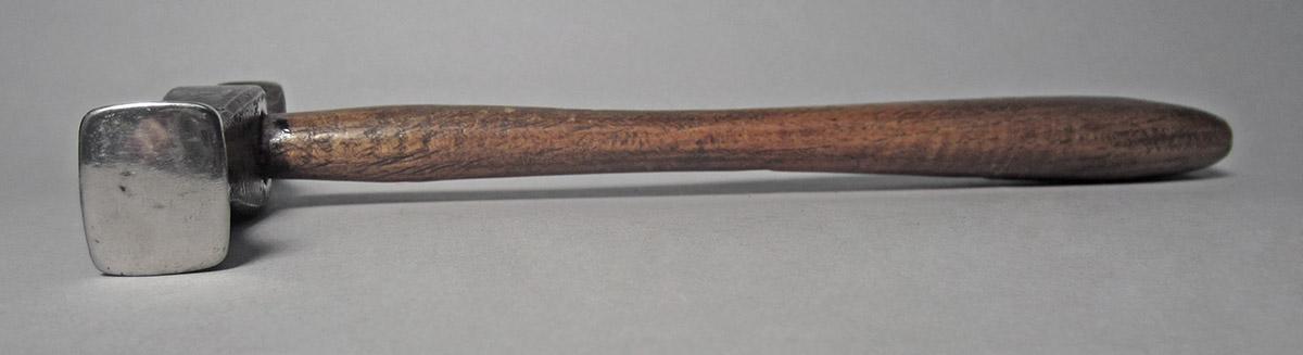 1986.0050.813.001.022, Hammer, side 4