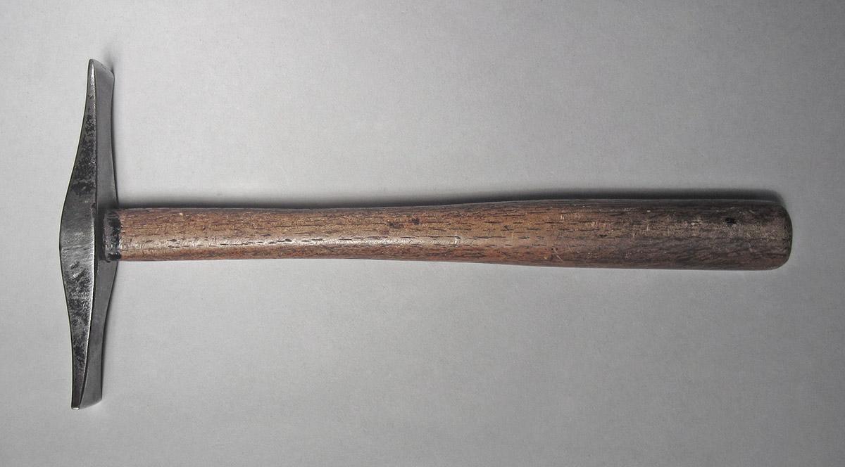 1986.0050.813.001.024, Hammer, side 2