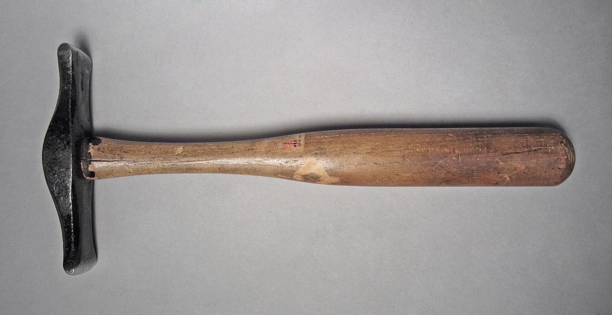 1986.0050.813.001.026, Hammer, side 2