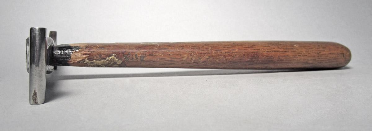 1986.0050.813.001.027, Hammer, side 3