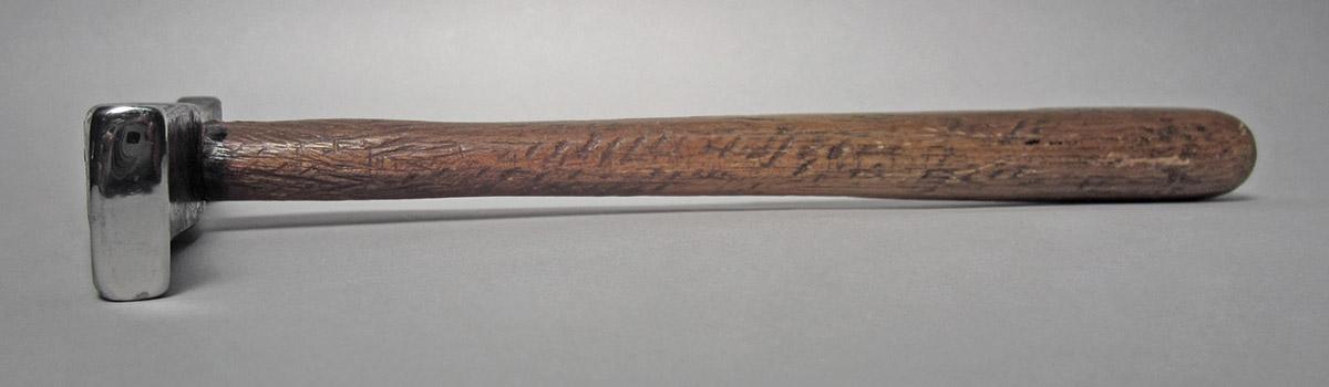 1986.0050.813.001.029, Hammer, side 3