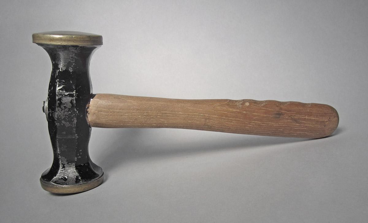 1986.0050.813.001.034 , Hammer, side 1