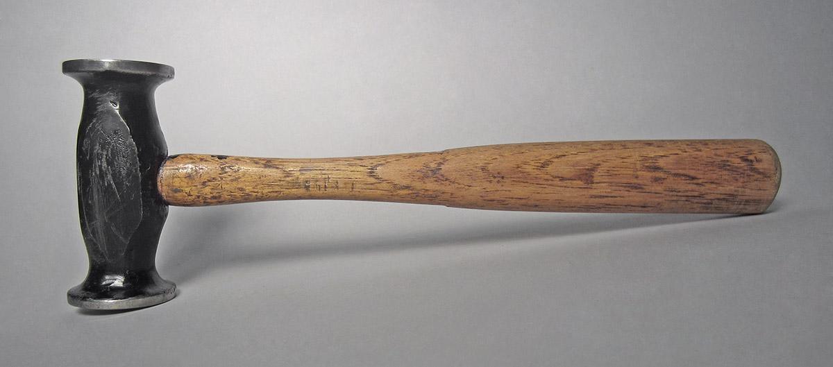 1986.0050.813.001.035 , Hammer, side 1