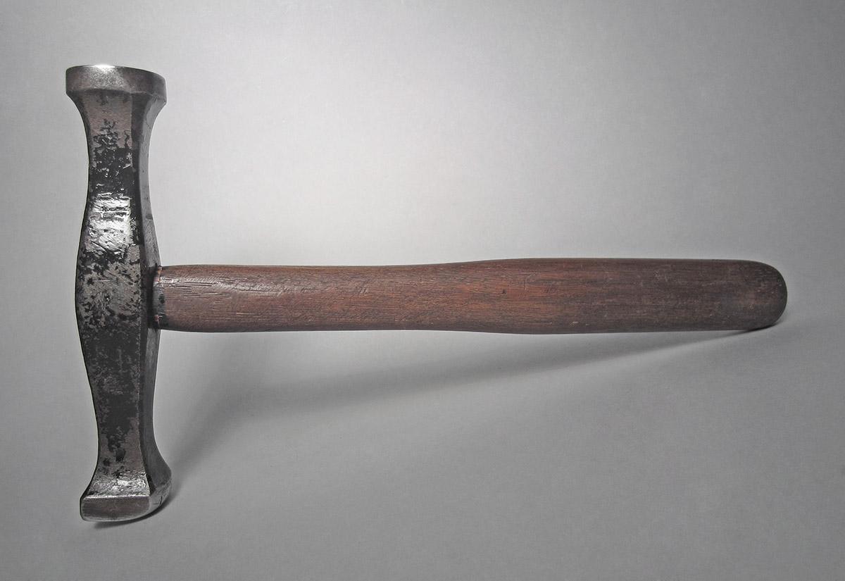 1986.0050.813.001.036 , Hammer, side 1