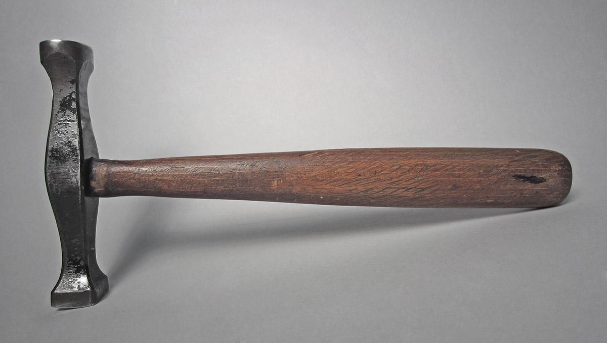 1986.0050.813.001.037 , Hammer, side 2