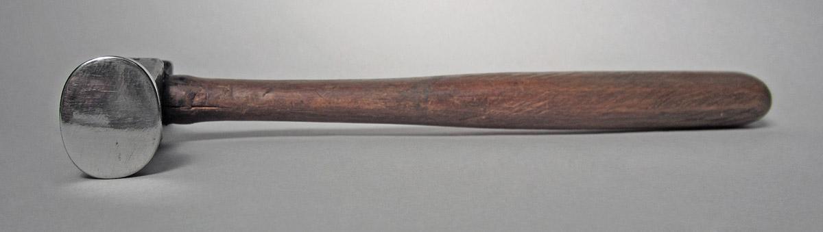 1986.0050.813.001.037 , Hammer, side 3