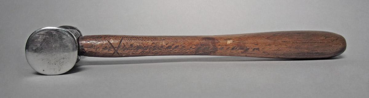 1986.0050.813.001.041, Hammer, side 4