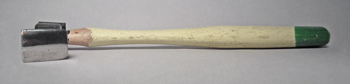 1986.0050.813.001.043, Hammer, side 4