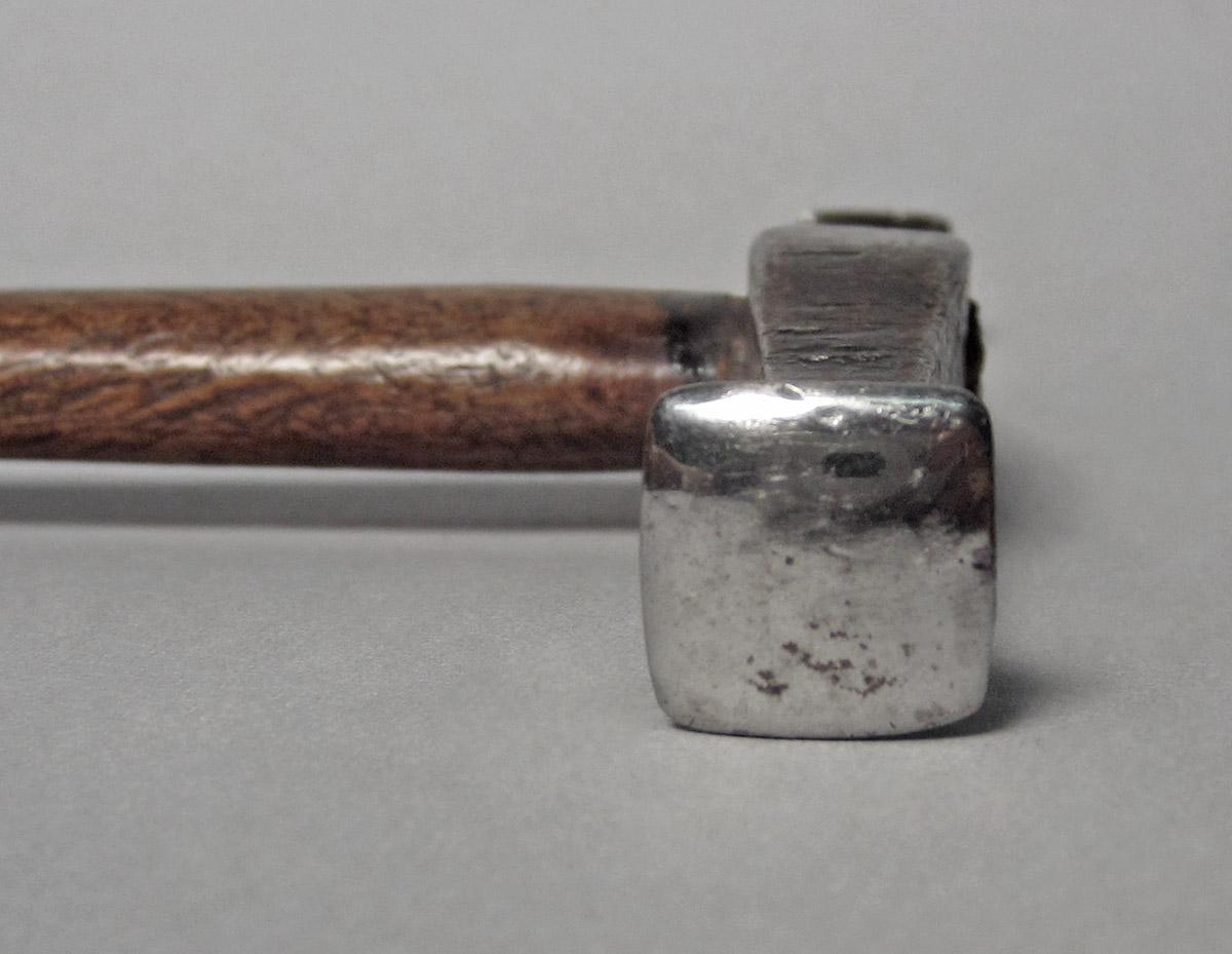 1986.0050.813.001.044, Hammer, head side 1