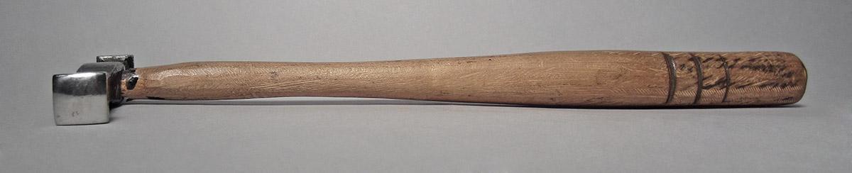 1986.0050.813.001.046, Hammer, side 3