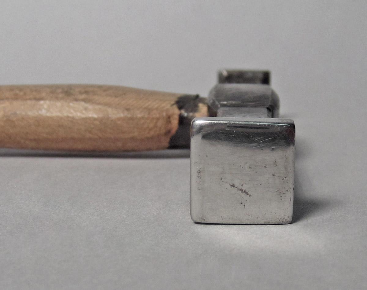 1986.0050.813.001.046, Hammer, head side 1