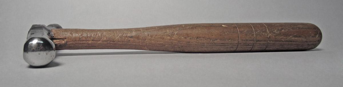 1986.0050.813.001.048, Hammer, side 4