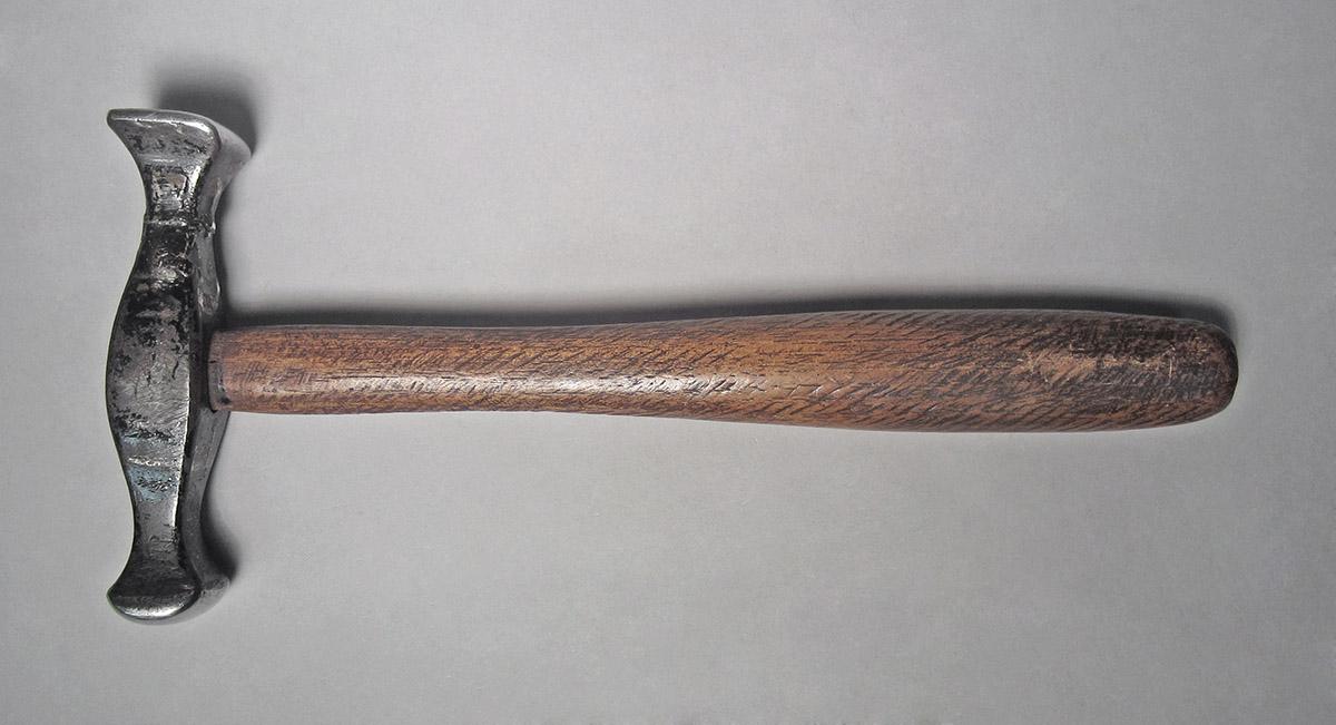 1986.0050.813.001.050, Hammer, side 2