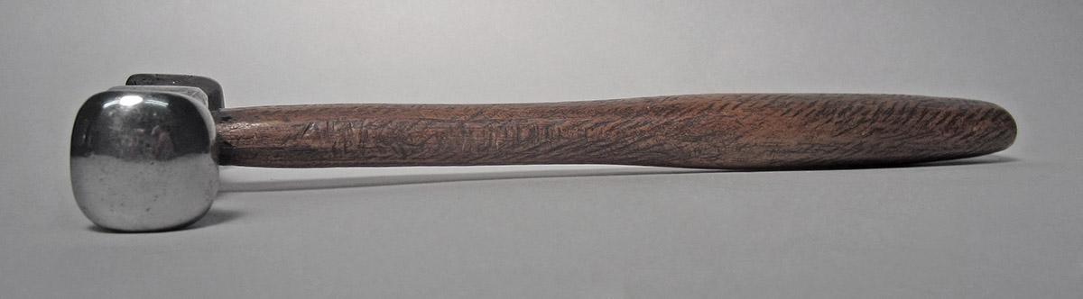 1986.0050.813.001.050, Hammer, side 3