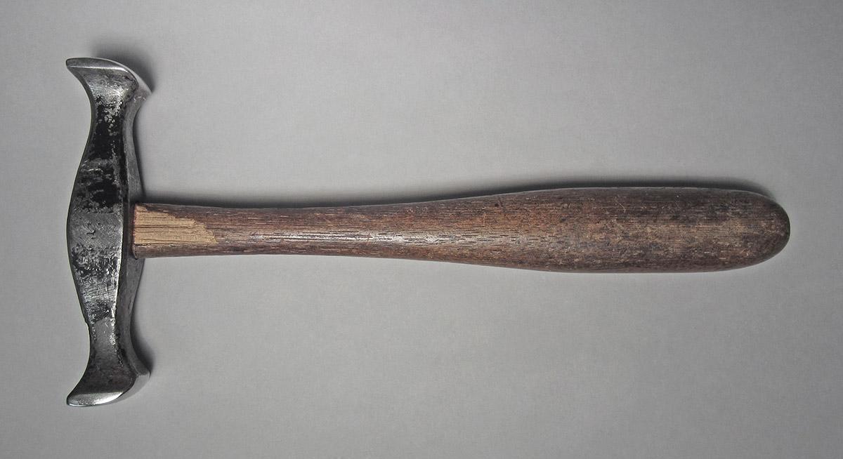 1986.0050.813.001.051, Hammer, side 2