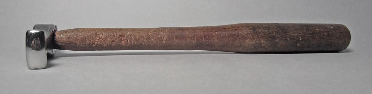 1986.0050.813.001.053, Hammer, side 3