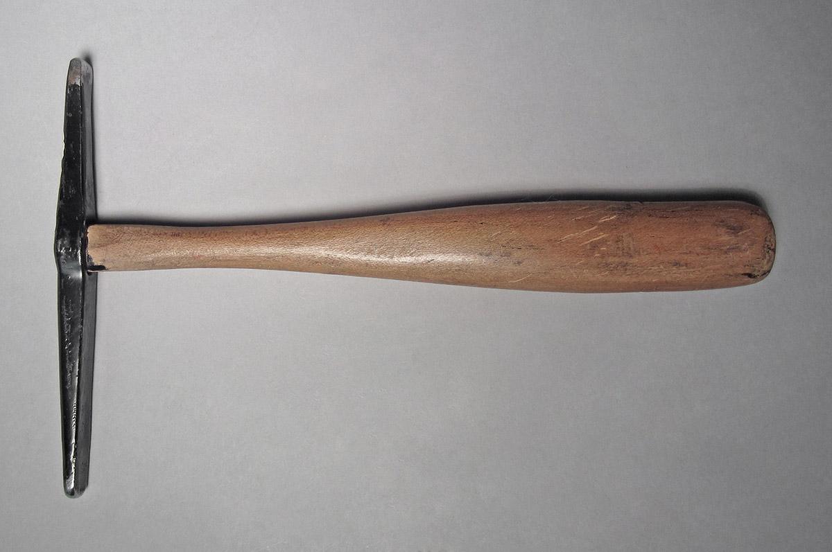 1986.0050.813.001.054, Hammer, side 2