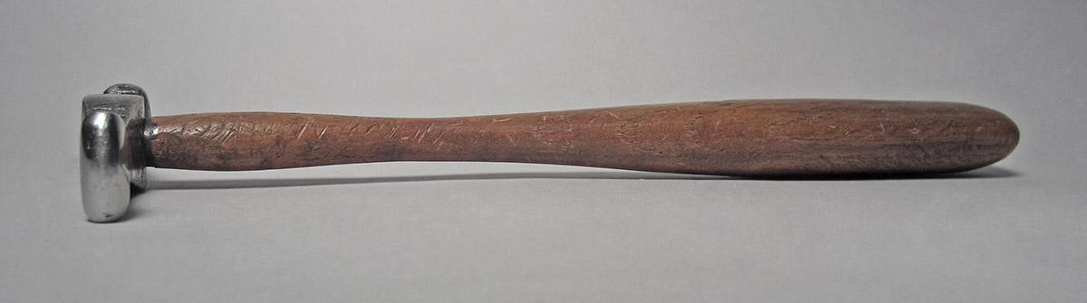 1986.0050.813.001.055, Hammer, side 4