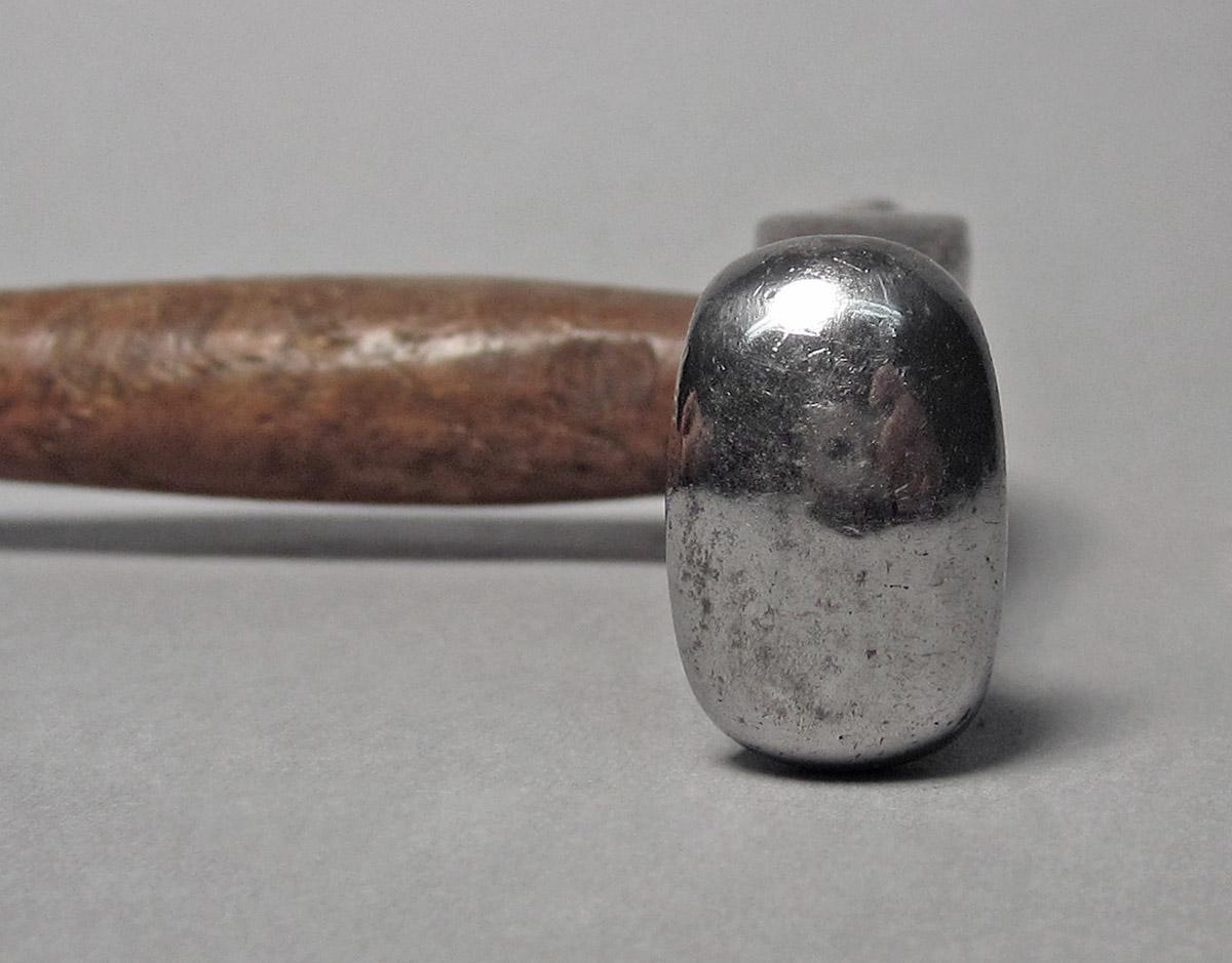 1986.0050.813.001.055, Hammer, head side 1
