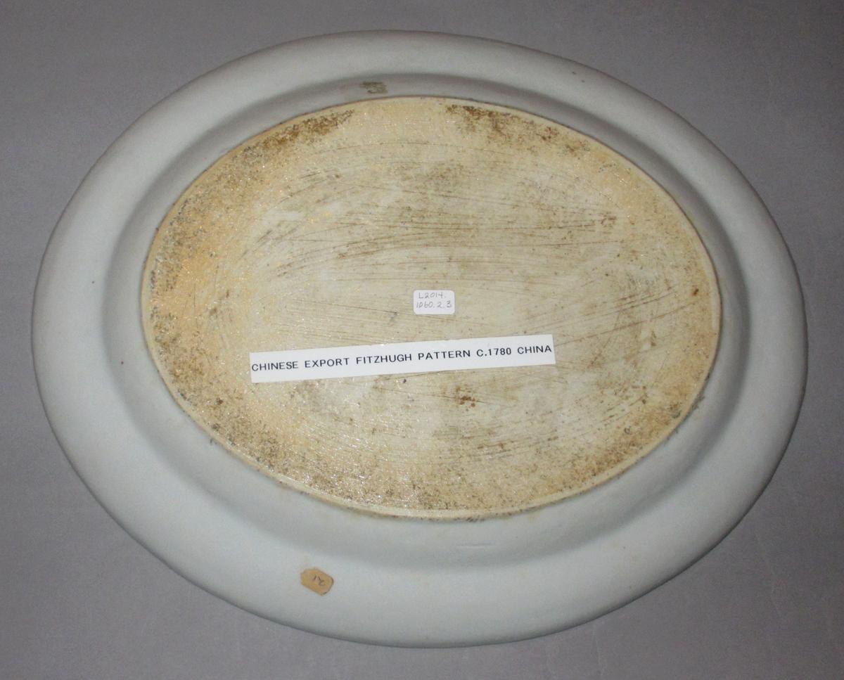 2015.0030.002.003 Dish underside