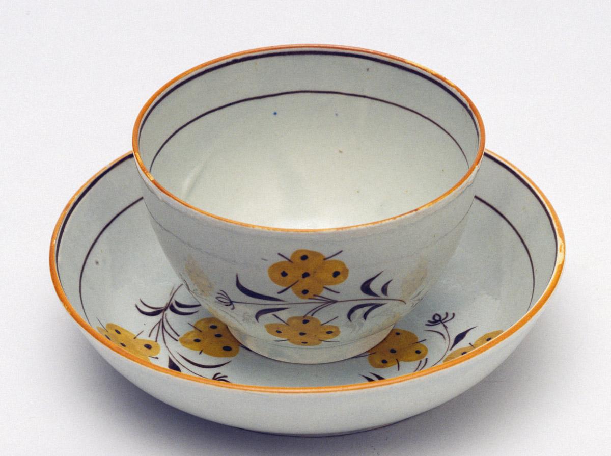 1959.1173 A, B Teabowl and saucer