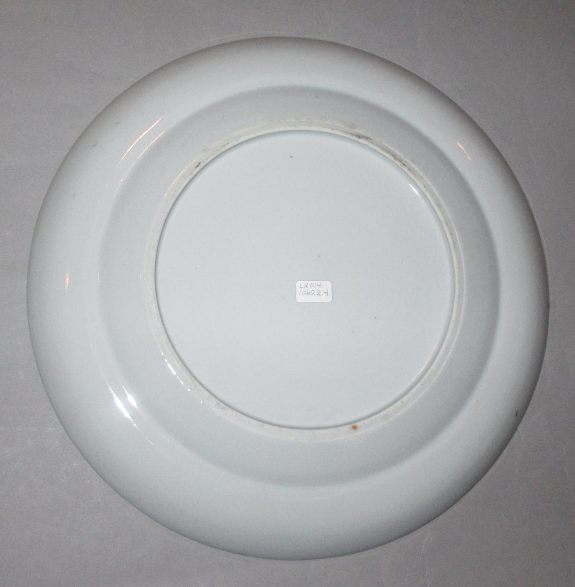 2015.0030.002.004 Plate underside