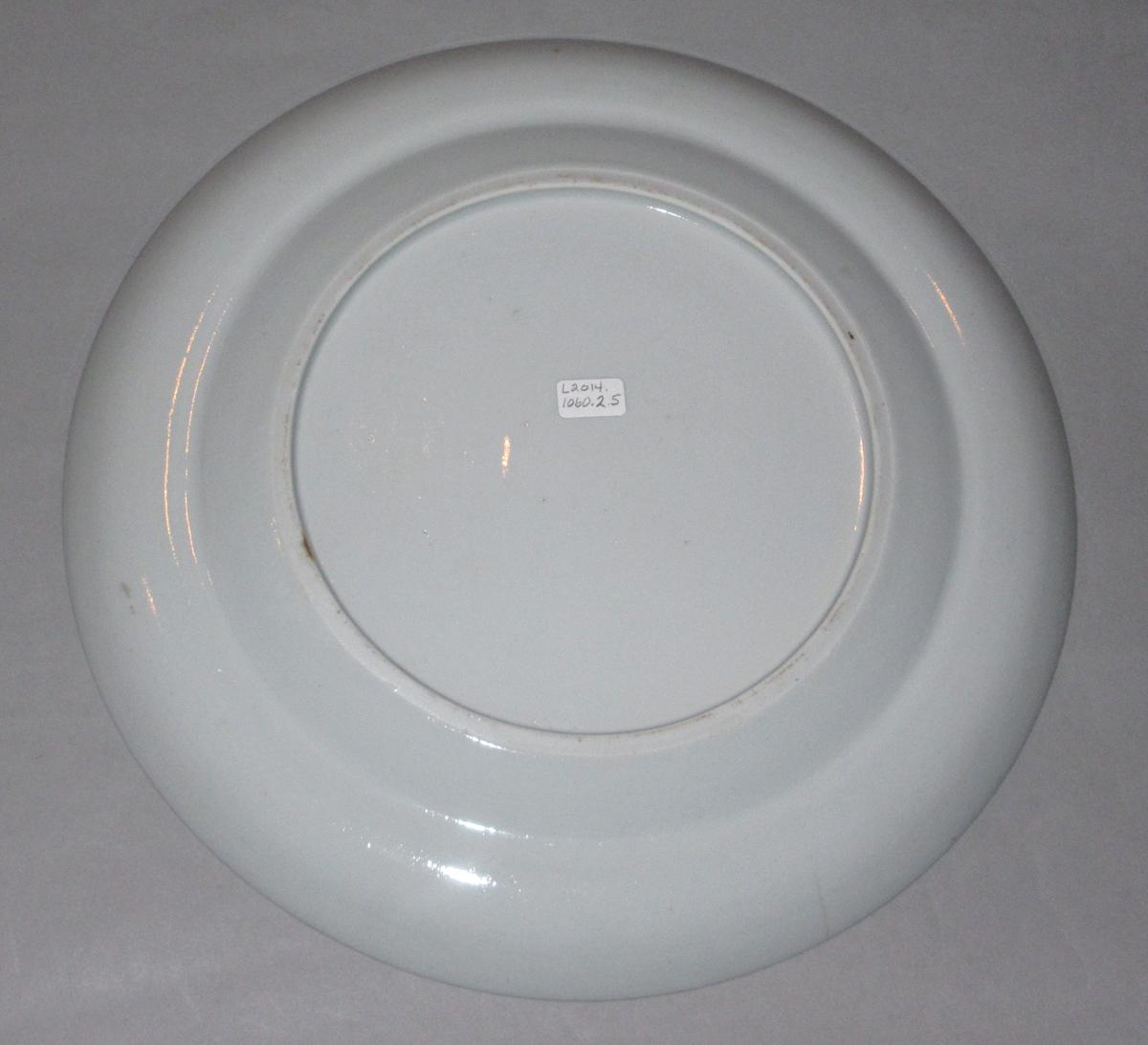 2015.0030.002.005 Plate underside